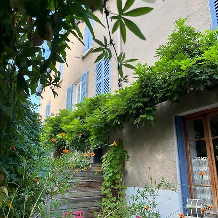 Clos St Joseph Oullins Exterior photo