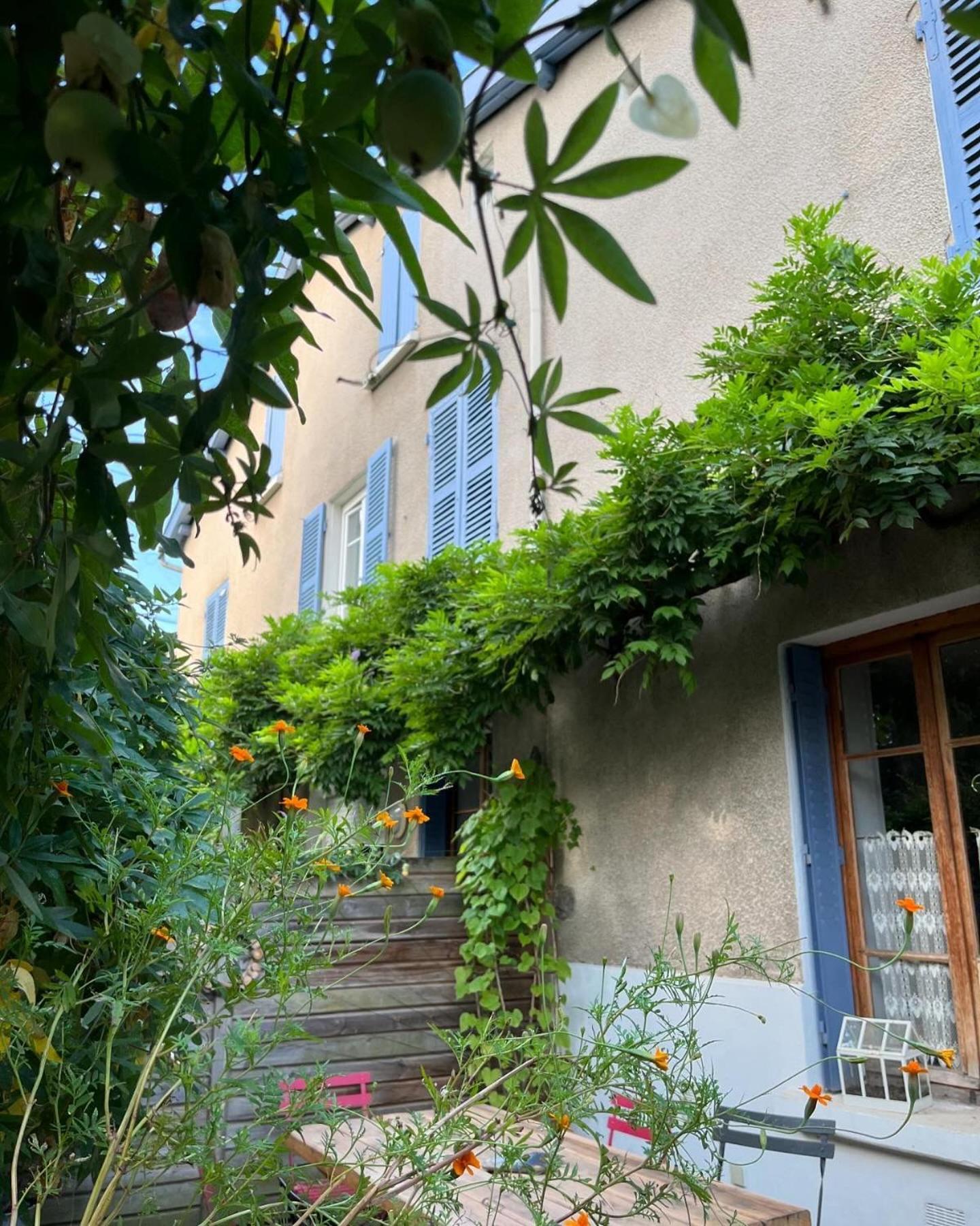 Clos St Joseph Oullins Exterior photo